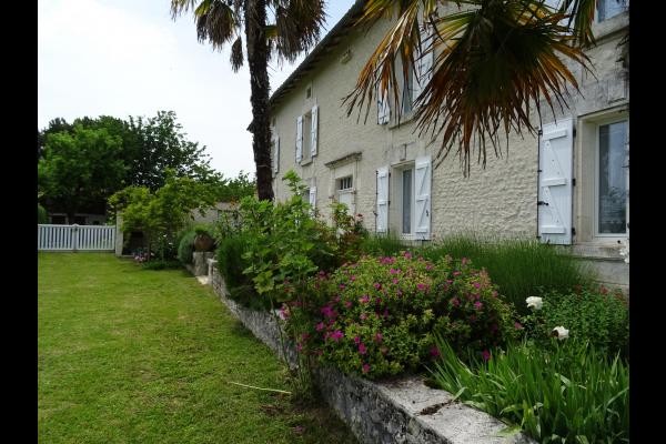 Le jardin - La grande maison La Jarry pour 10 personnes - Palluaud - Charente