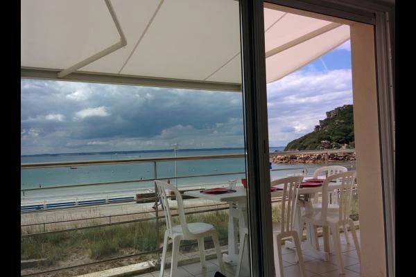 Même en Bretagne, le store est utile...