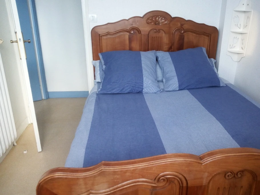 Chambre côté mer, lit en 140