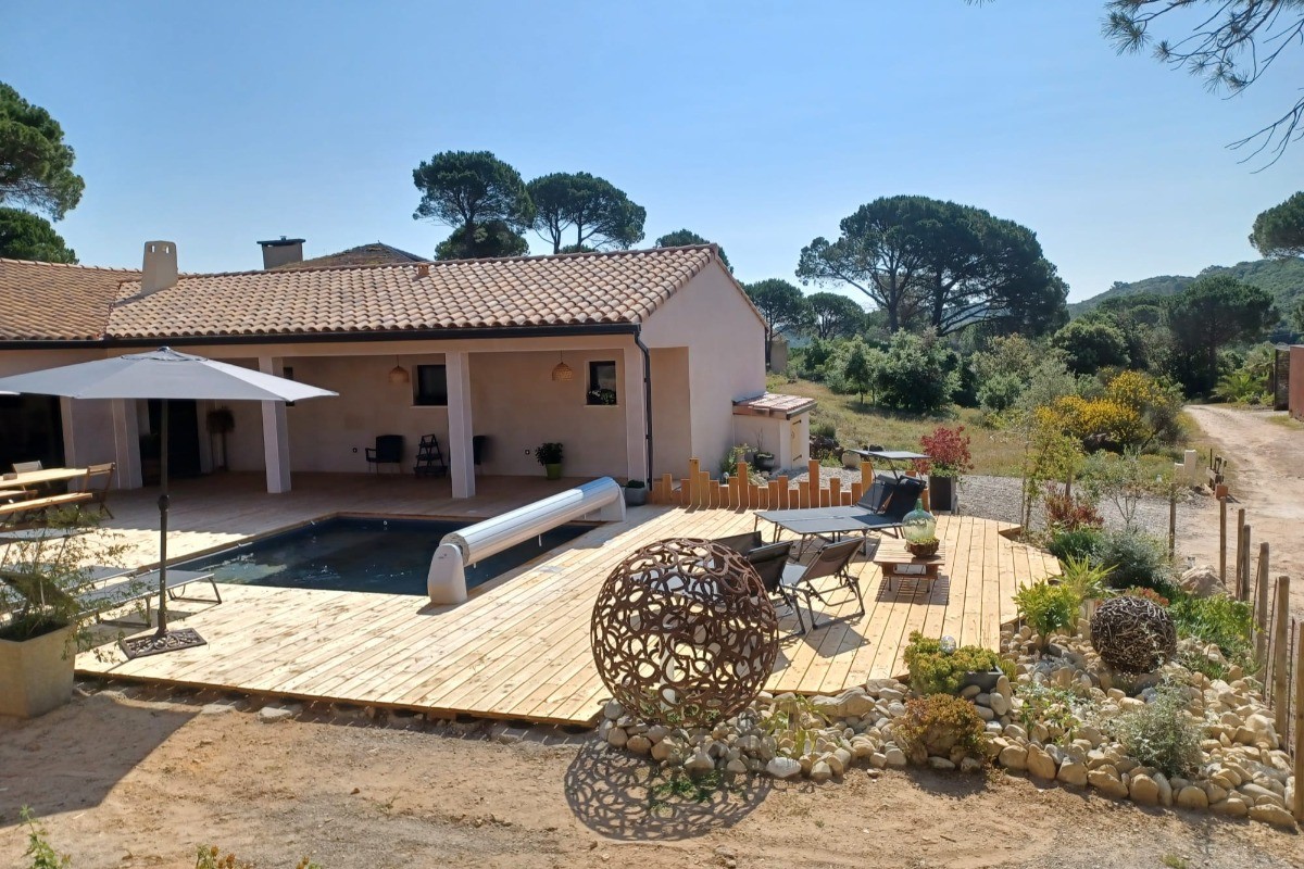 VUE SUR VILLA COIN JARDIN