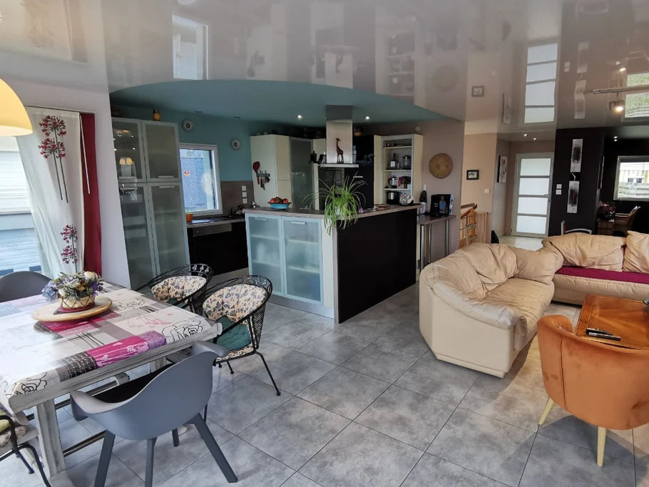 Grande pièce a vivre avec vue mer