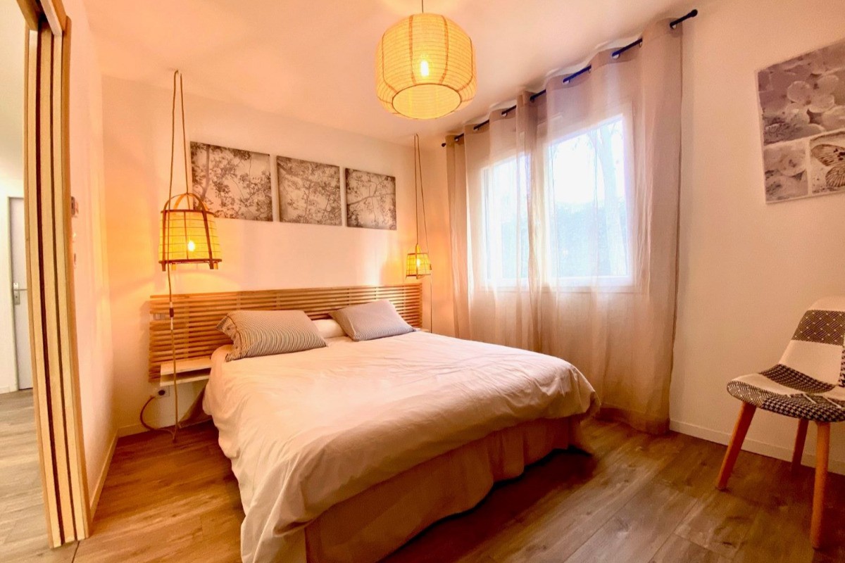 Chambre confortable – Location de vacances Hérault.