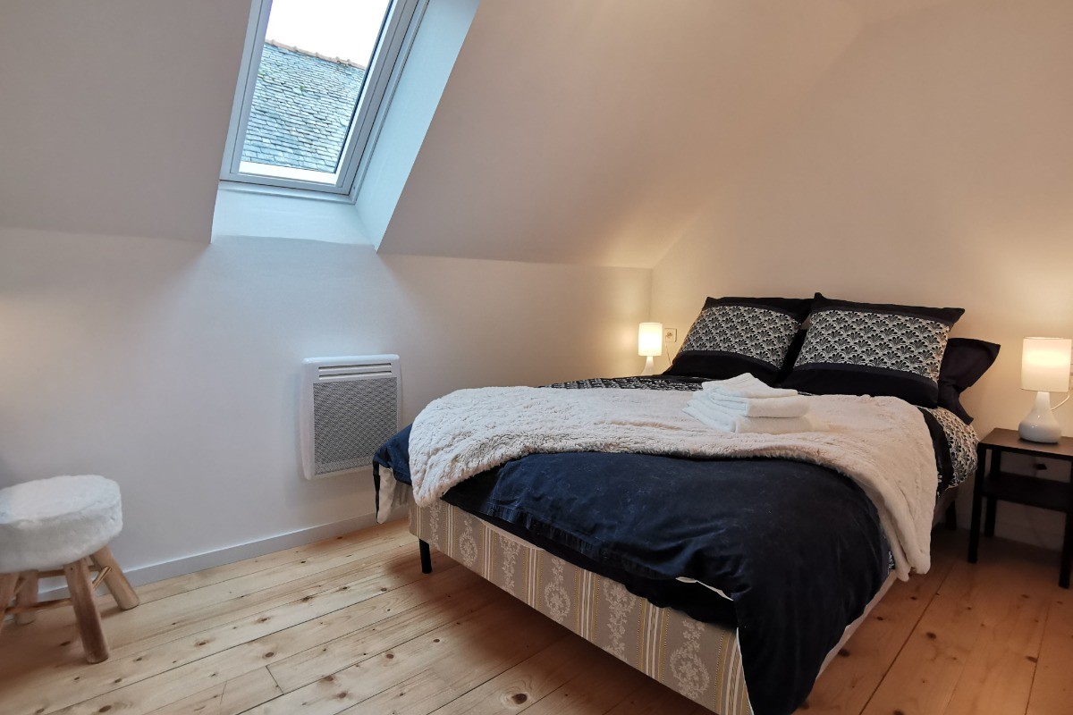 Etage: Chambre 2 avec lit 120