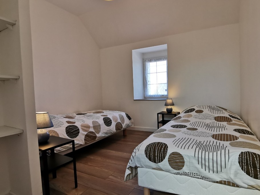 Etage: Chambre 2 avec 2 lits 90