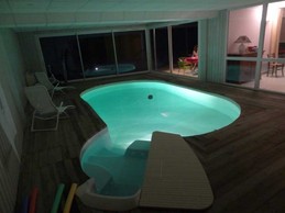 Gîte de la Villette - Gîte famille avec piscine intérieure chauffée et spa, pouvant accueillir 8 personnes en Creuse