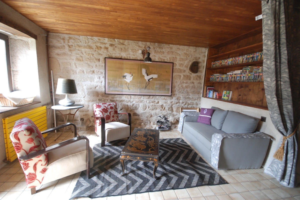 Bibliothèque chinoise Gîte LE BEAUMONT DU LAC Longère 150m² Clévacances Beaumont du Lac 87120