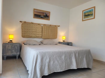 Location vacances, Clévacances, Maison de Tess, chambre RDC lit 160