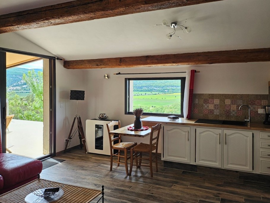 Intérieur de la location, Gîte le Larès, Domaine la Melette