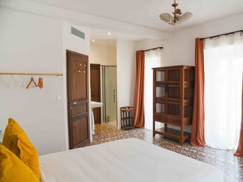 Chambre vue sur village, 1er étage