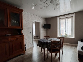 Cuisine ouverte sur salon/ séjour - Appartement Domaine du Hêtre proche des Thermes