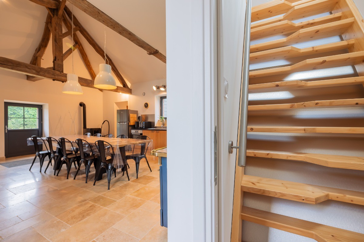 Salle à manger avec accès au comble