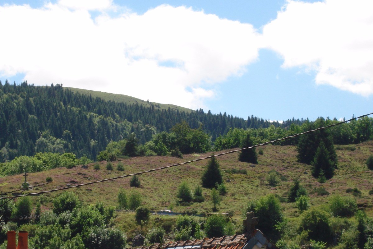 Vue sur la Rode et la Montagnoune