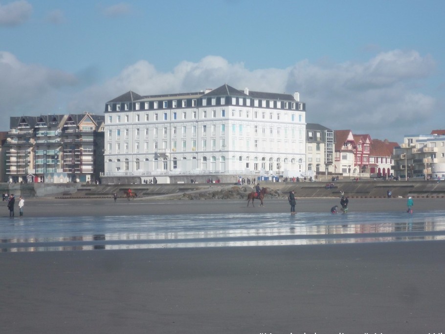 Vue sur notre résidence "Côte d'Opale" depuis la plage