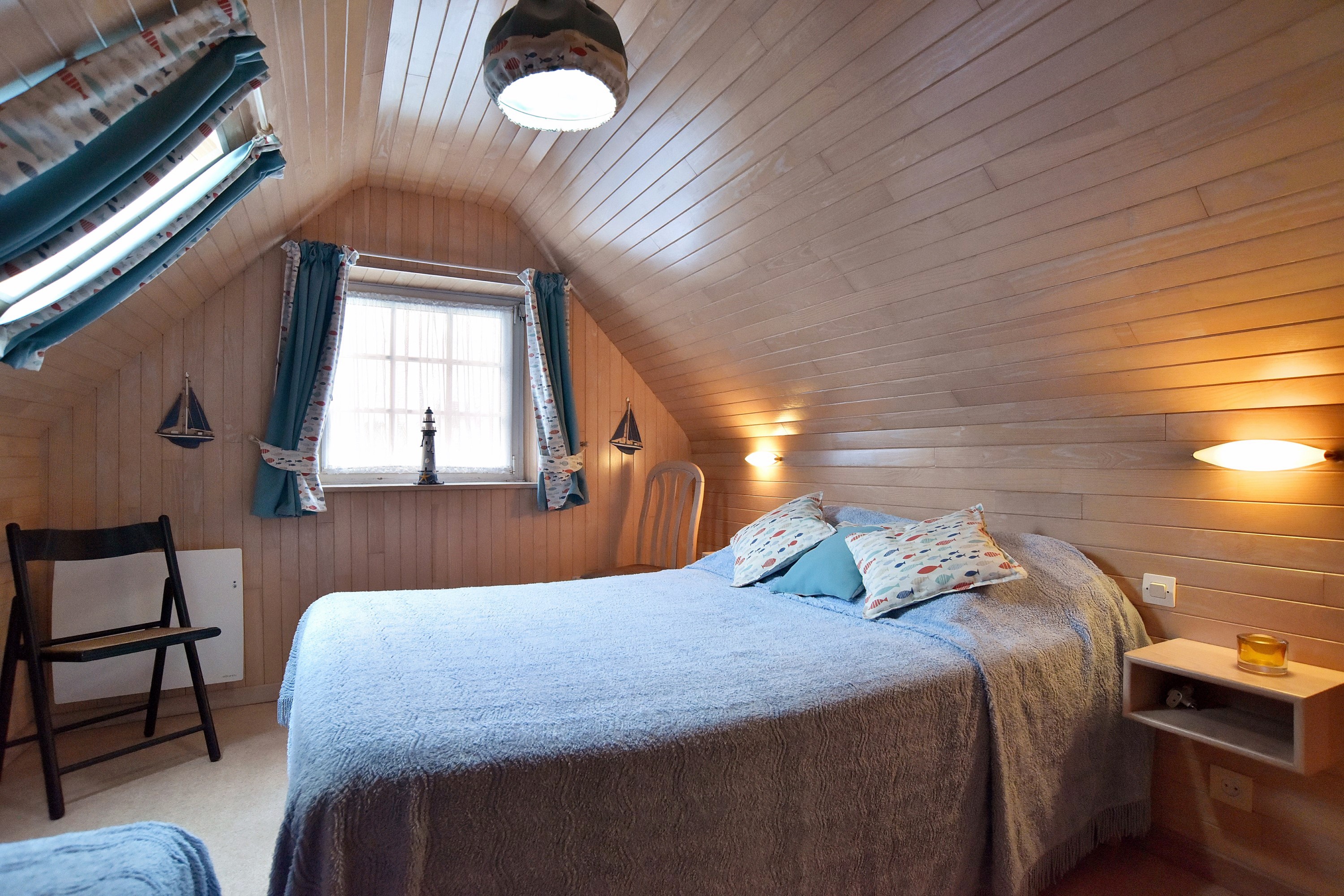 Chambre pour 3 personnes (1 lit pour 2 personnes 140 cm et 1 lit pour 1 personne 80 cm)