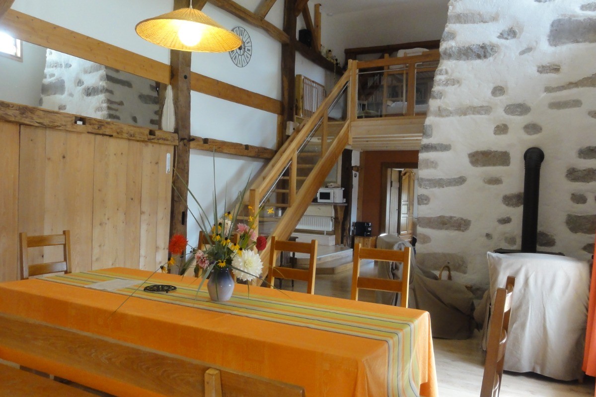 Salle à manger - Gîte "Le Grenier du Roc" ancienne ferme au cœur des Vosges à Basse-sur-le-Rupt