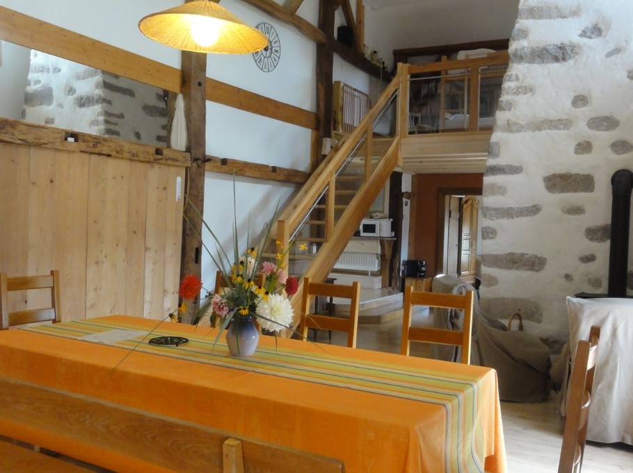 Salle à manger - Gîte "Le Grenier du Roc" ancienne ferme au cœur des Vosges à Basse-sur-le-Rupt