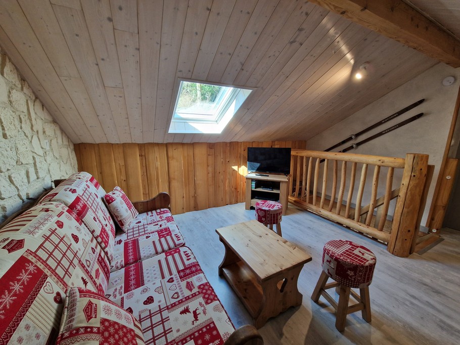 Mezzanine, TV DVD lounge - Gîte les azalées