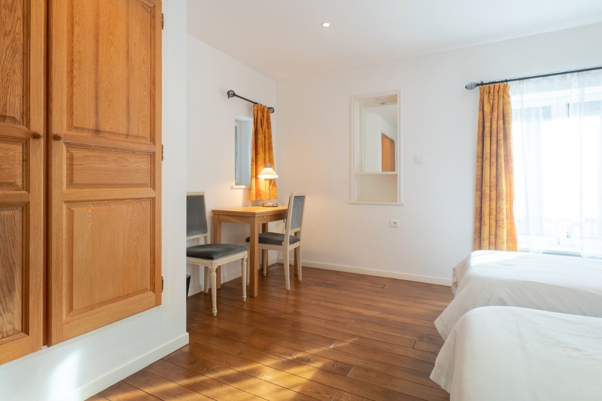 Chambre N° 2 - Place pour un lit simple supplémentaire
