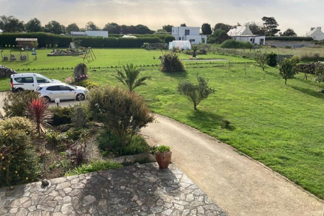 Vue sur le jardin de la maison d'hôtes