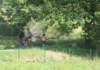 Gîte de grande capacité avec piscine à la campagne