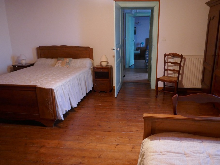 Chambre 2 avec deux lits en 140