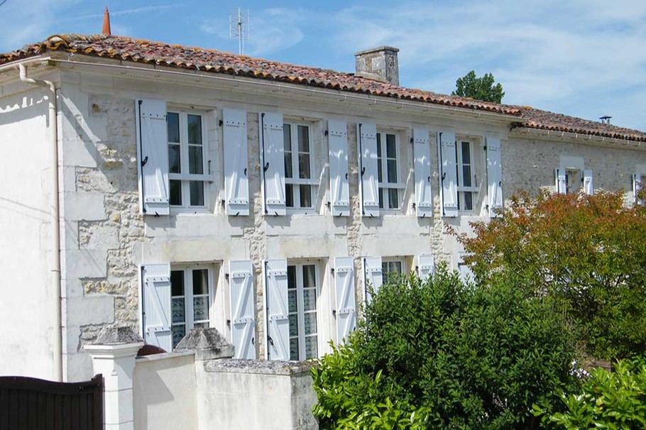 Gîte La Roche Courbon avec piscine commune