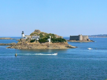L'Ile Louet et le Chäteau du Taurea en Baie de Morlaix