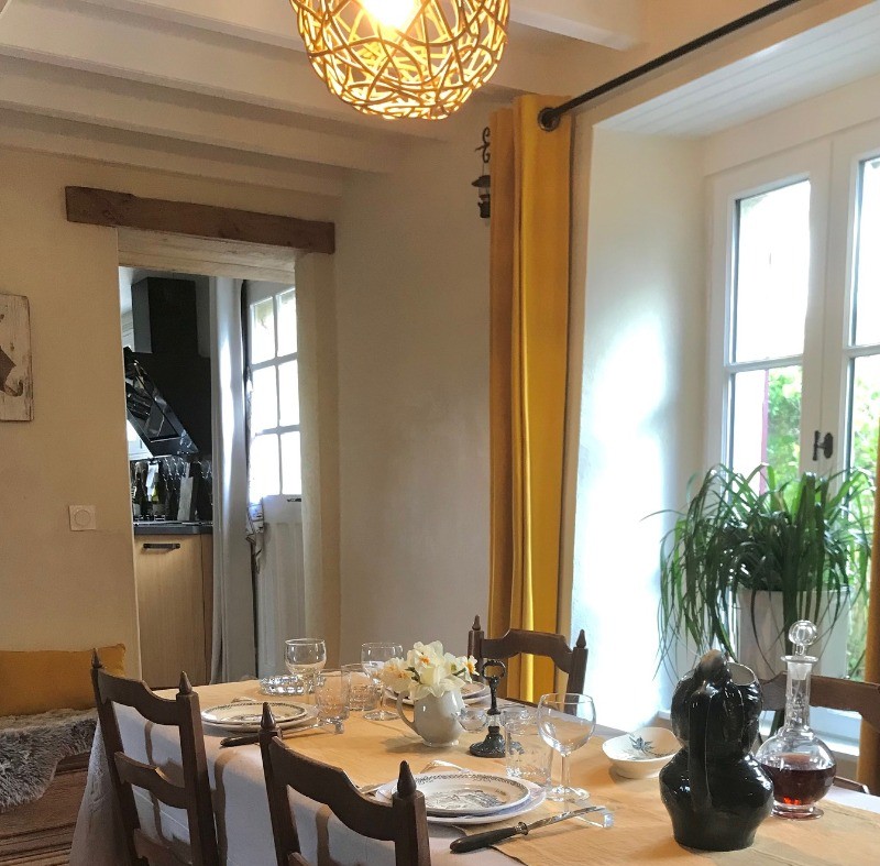 Gîte location de vacances la maison de laurence Mandeville en bessin TABLE A MANGER