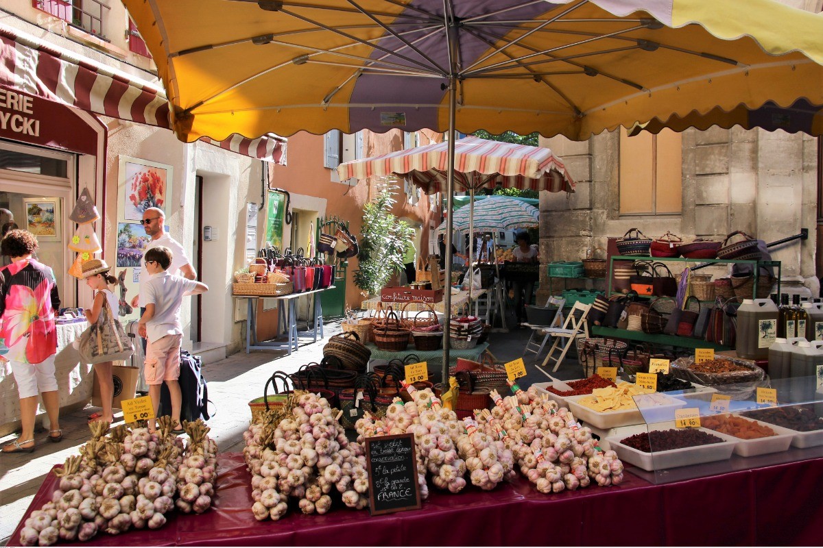 Marché de l'Isle sur la Sorgue ©A.Hocquel/VPA