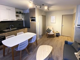 Séjour (côté accès aux chambres)