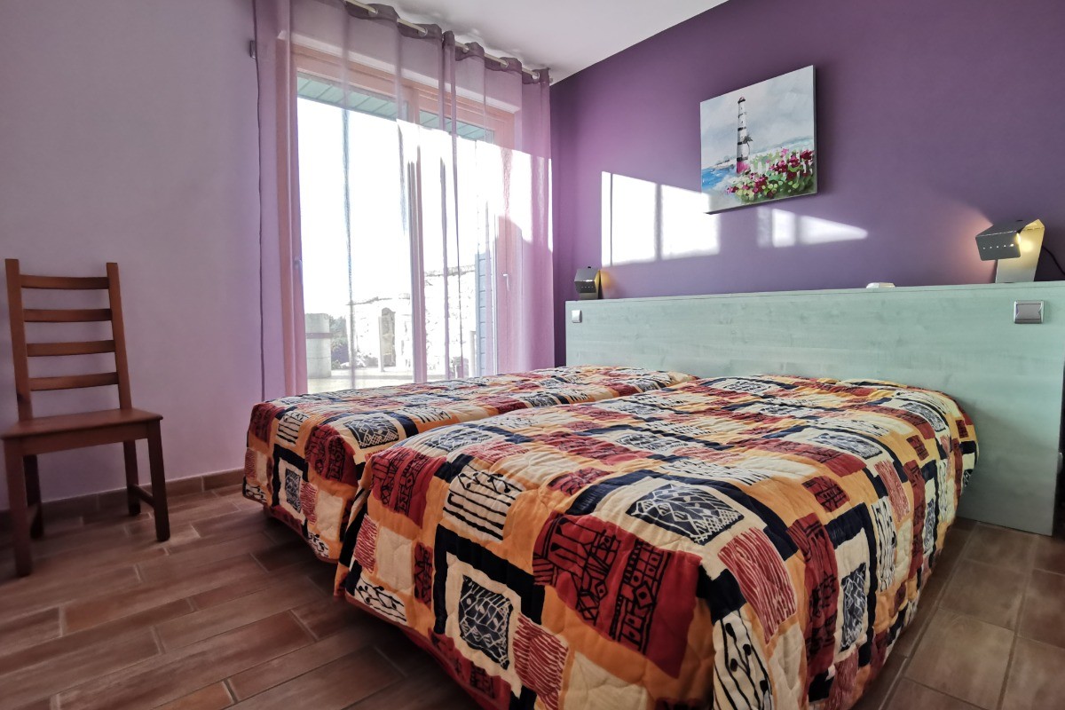 RDC : Chambre 1 avec 2 lits 90