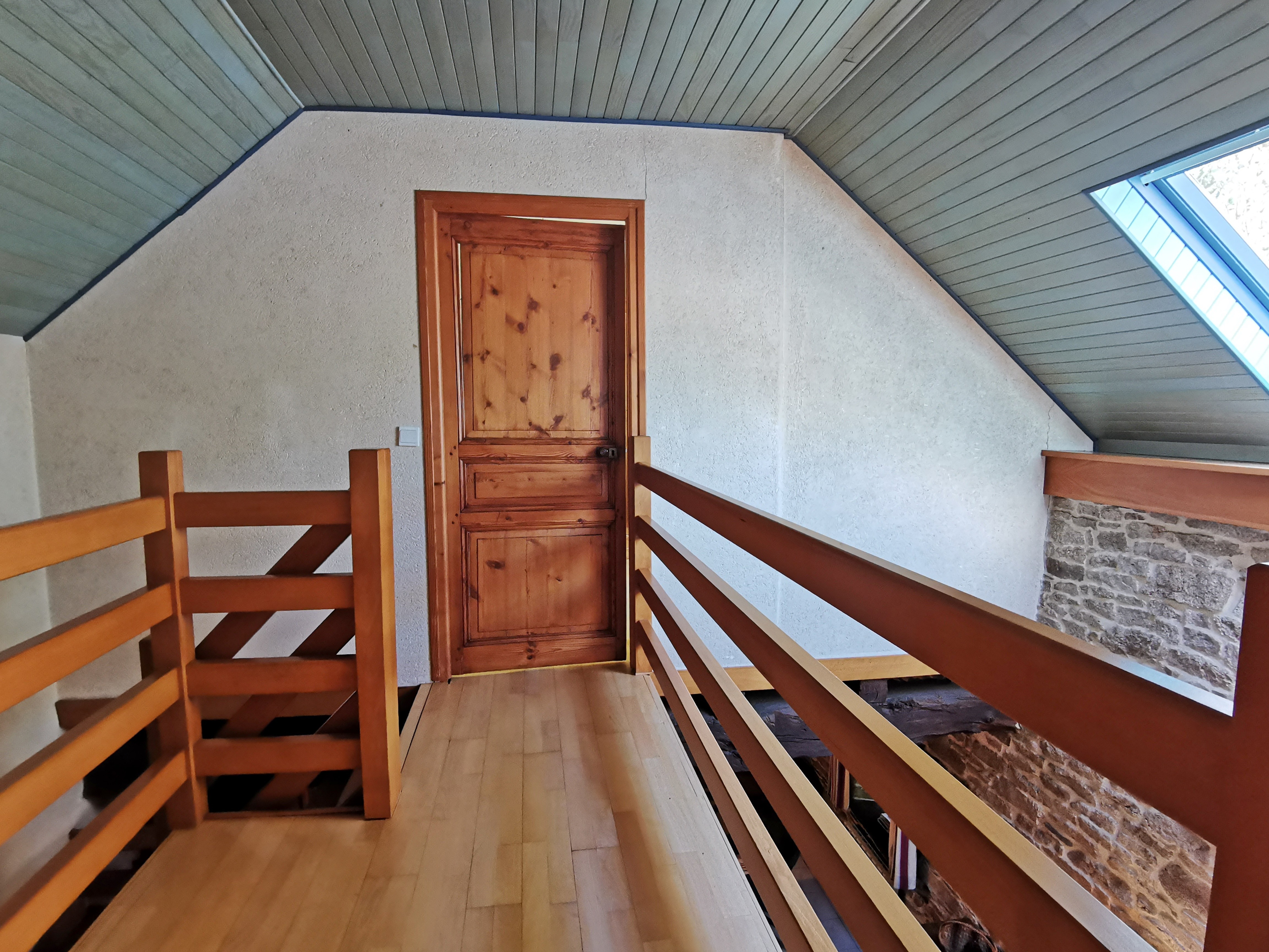 mezzanine (bedroom 1 door)