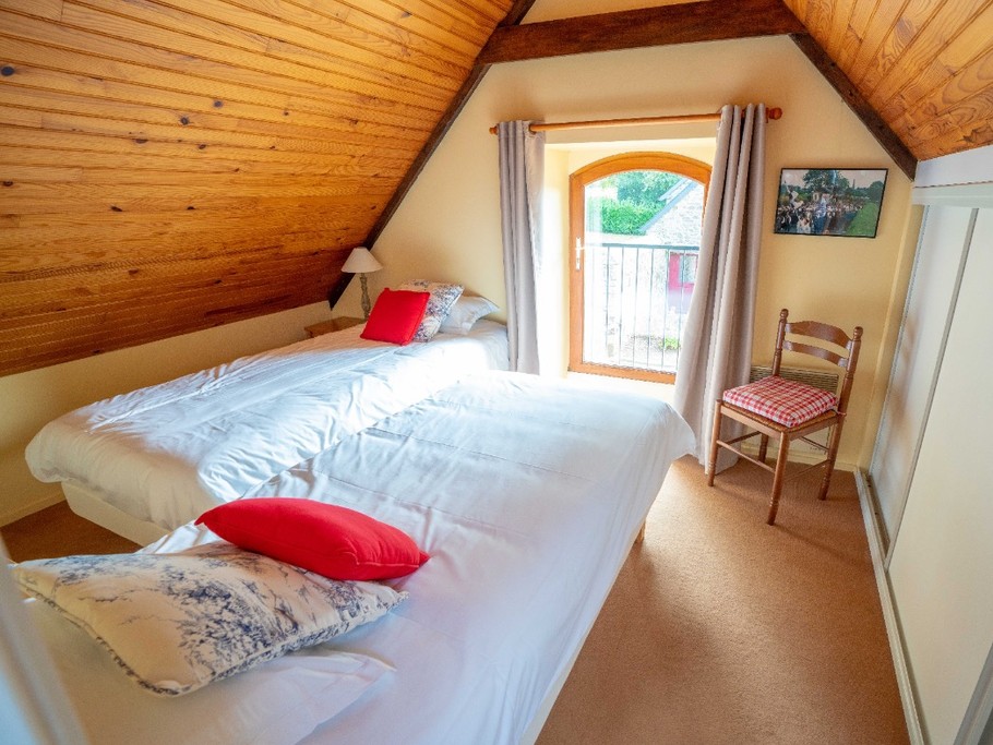 Edmée premier étage deuxième chambre