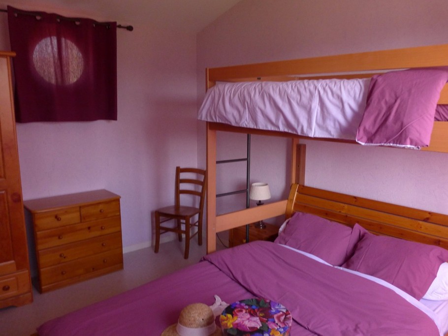 Chambre avec lit superposés