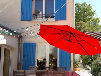 Chambre d'hotes dans une "maison de campagne dans la ville". La Cerisaie vous attend