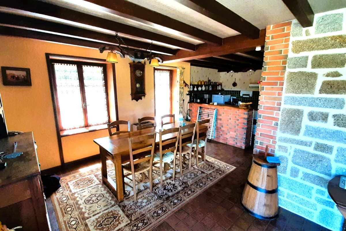 Pièce de vie (cuisine US, séjour-salon).