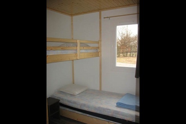Chalets du camping de la Borde en Auvergne au cœur de l'Allier à Vieure
