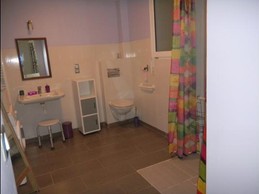 SALLE D'EAU VILOLINE, Gîte Les Chênes accès PMR, à St Mard, Charente maritime