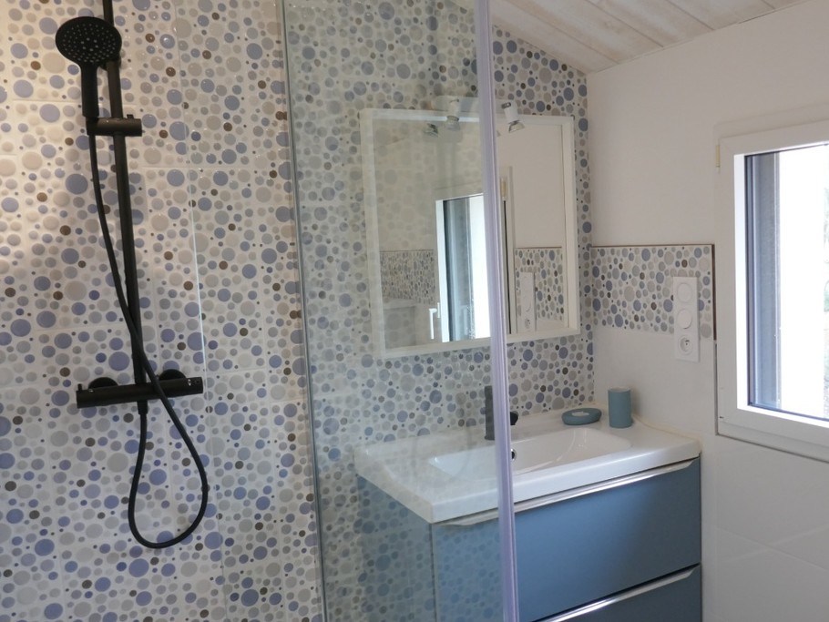 Salle d'eau communicante de l’etage