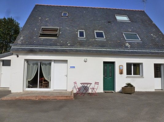 l'appartement se situe au RDC . indépendance et calme assuré