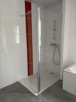 Shower for people with reduced mobility