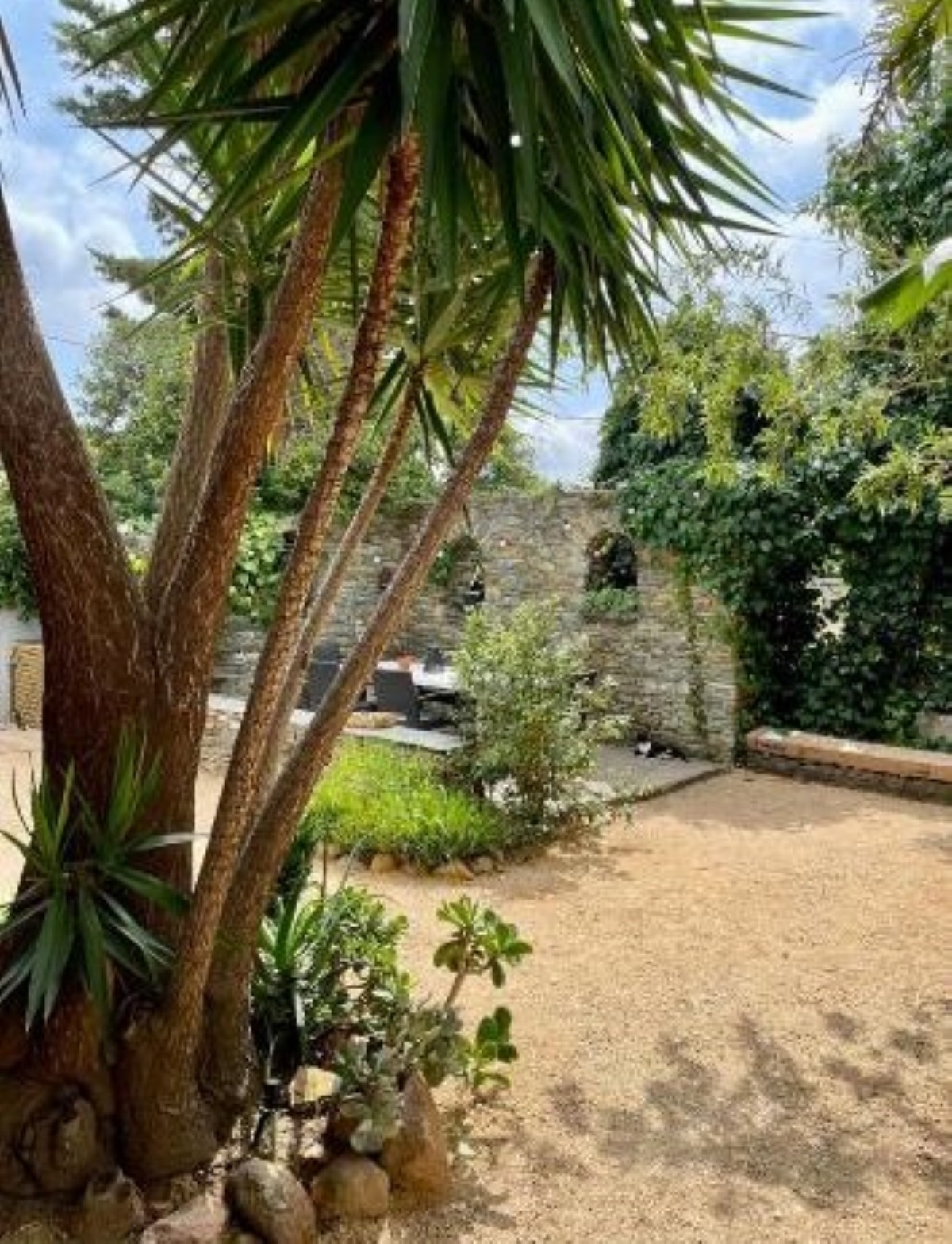 Pergola en pierres de Corse