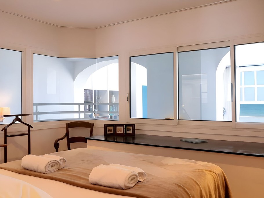 Suite parentale lit 160x200, vue mer, accès par un escalier