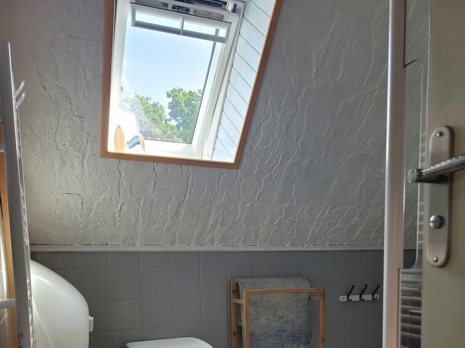 Location de vacances Paimpol, Clévacances, seconde chambre lit simple sous toit avec espace bureau