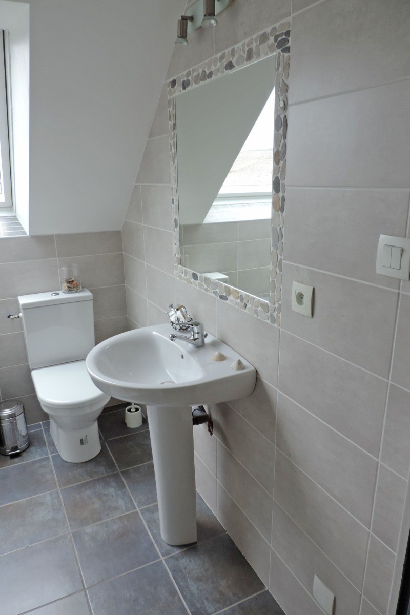 Salle d'eau avec WC
