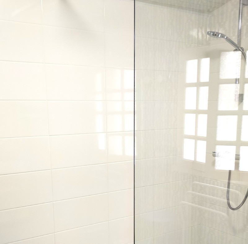 Grande salle d'eau avec douche à l'italienne
Crédits photo : Le Petit Chatelet