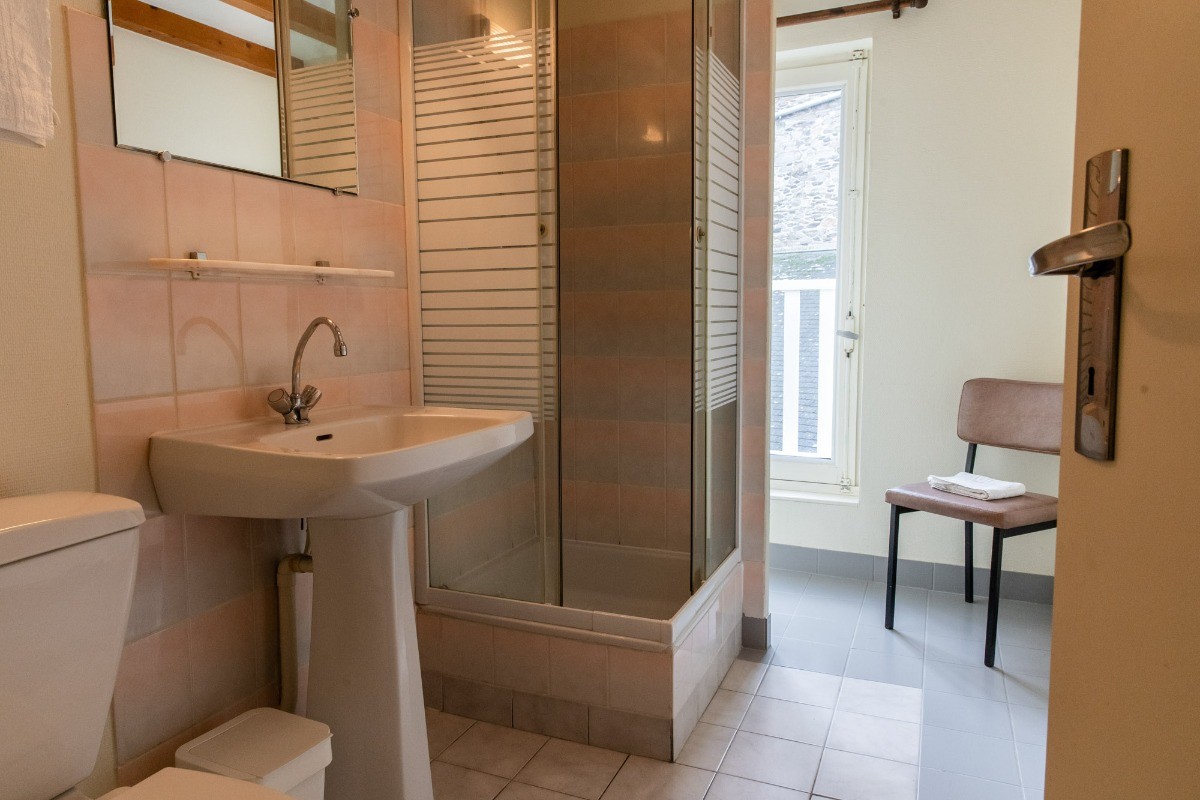 La maison de Marilou, location "L'Ile à Bois" en plein coeur du vieux Paimpol (Côtes d'Armor, Bretagne) - salle de bain
