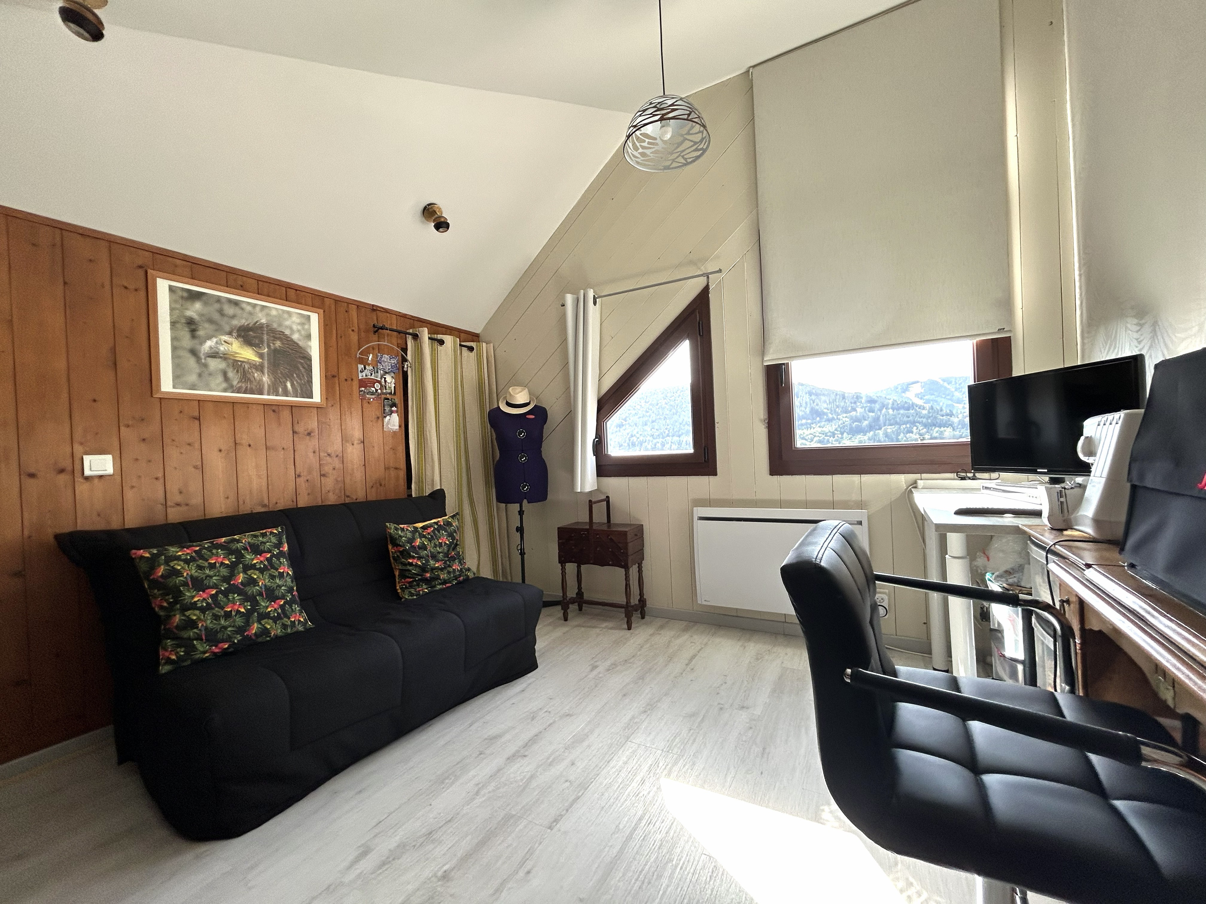 Private lounge – “La Chouette” guest room, Chalet des Beuquillons in Gérardmer