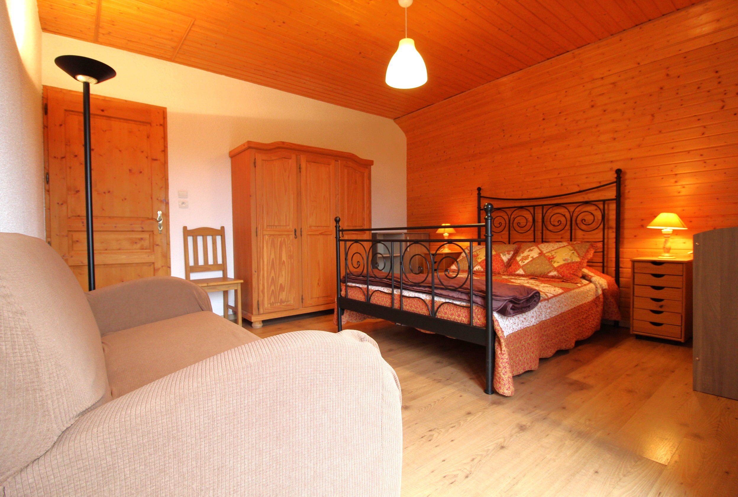 Chambre n°5 - Gîte Le Sapin, proche lacs et randonnées, pour 4-8p
