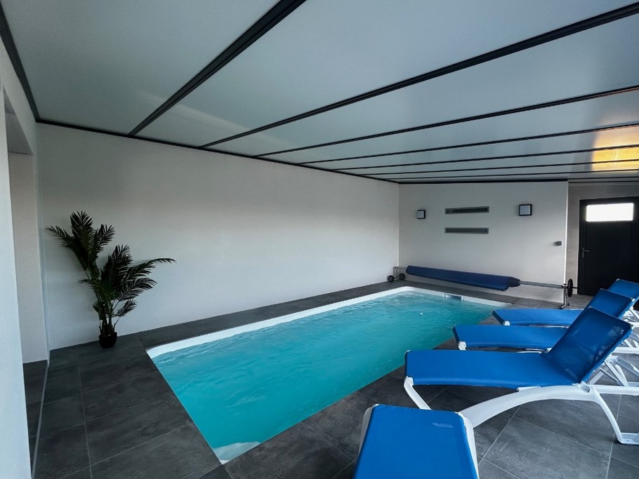 Piscine intérieure chauffée
